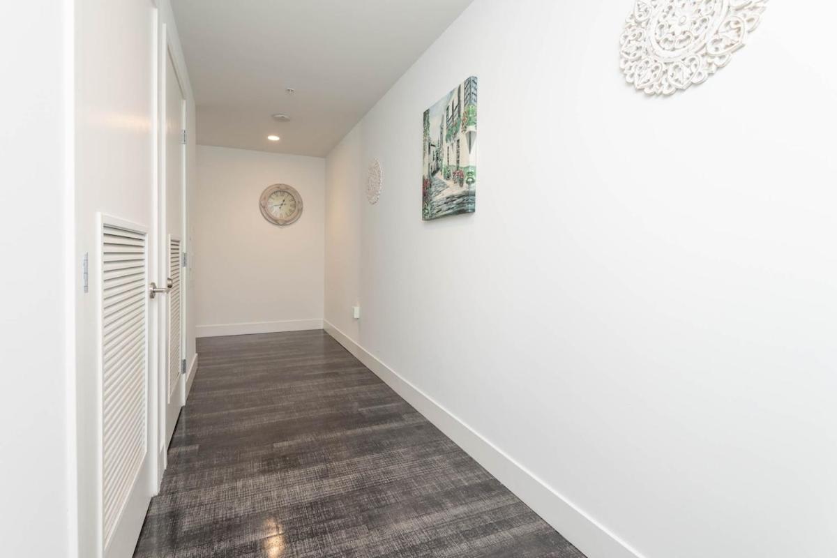 Stylish 3br High-rise With Pool, Hot Tub & Rooftop Views * Los Angeles